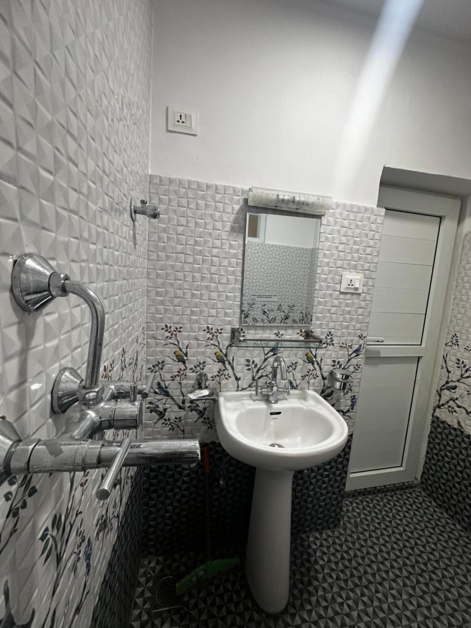 Norbu Hotel Κατμαντού Εξωτερικό φωτογραφία